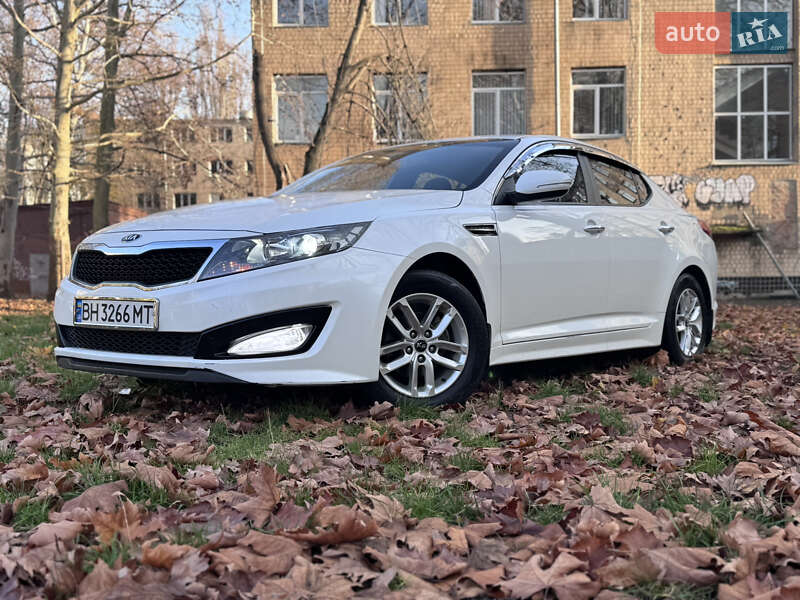 Седан Kia K5 2012 в Одесі