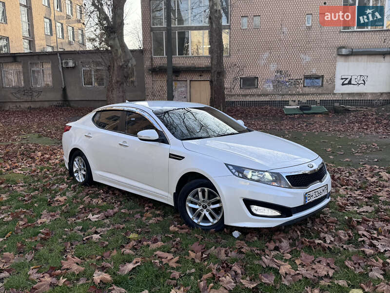 Седан Kia K5 2012 в Одесі
