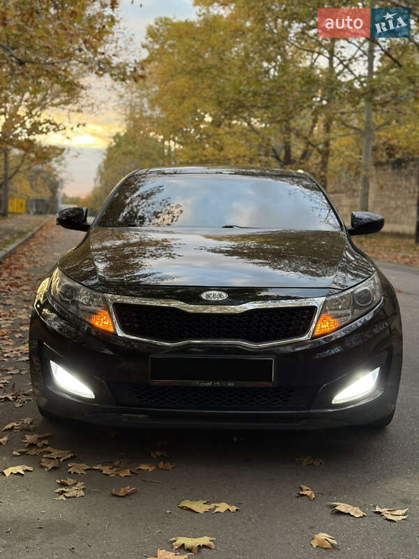 Седан Kia K5 2011 в Миколаєві