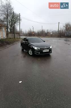 Седан Kia K5 2016 в Умані
