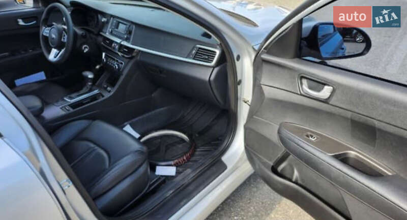 Седан Kia K5 2018 в Києві