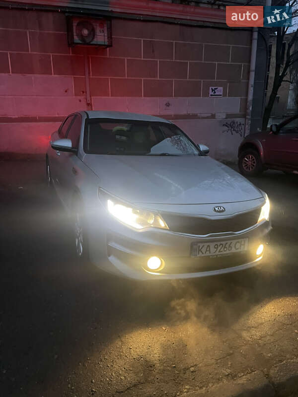 Седан Kia K5 2016 в Харькове