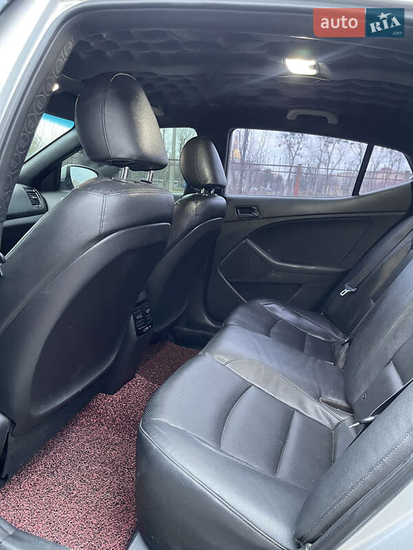 Седан Kia K5 2013 в Киеве