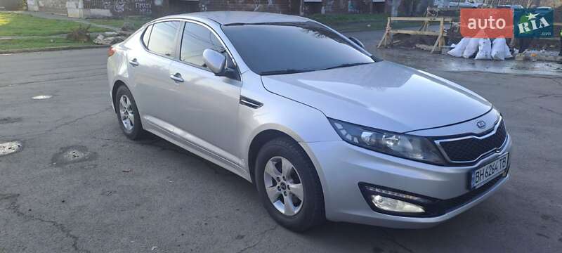 Седан Kia K5 2012 в Миколаєві