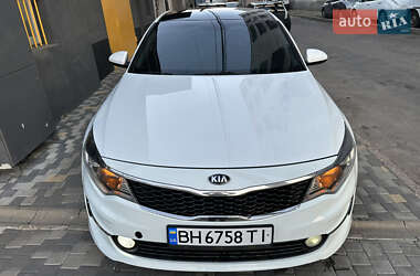 Седан Kia K5 2015 в Одесі