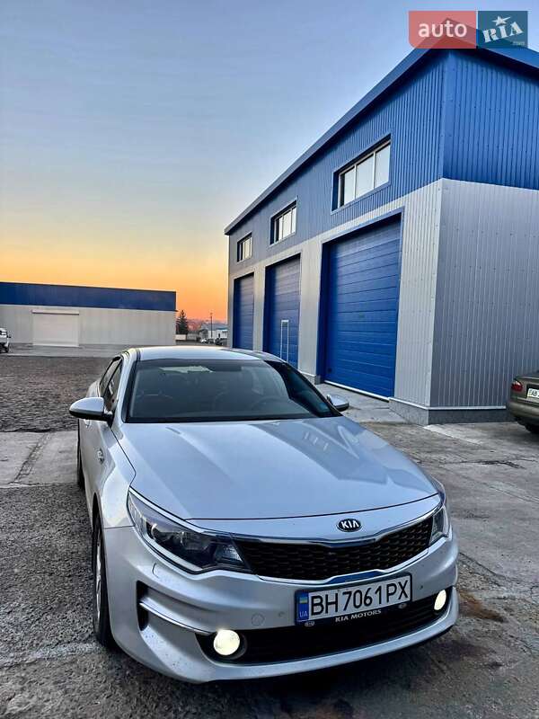 Седан Kia K5 2016 в Кривому Озері фото Седан Kia K5 2016 в Кривому Озері