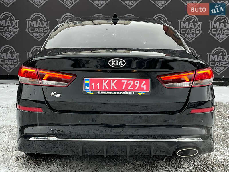 Седан Kia K5 2018 в Киеве