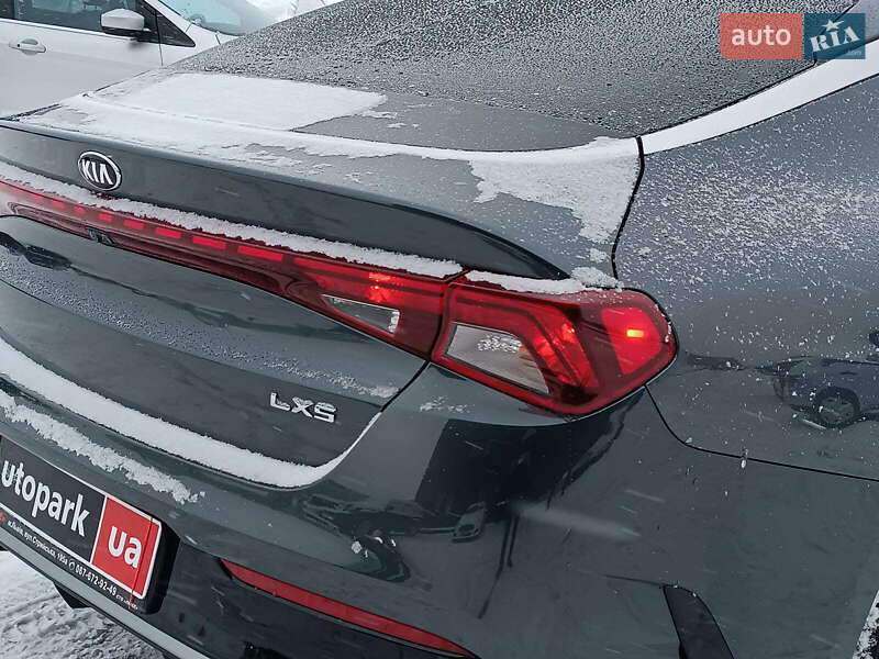 Седан Kia K5 2020 в Львове