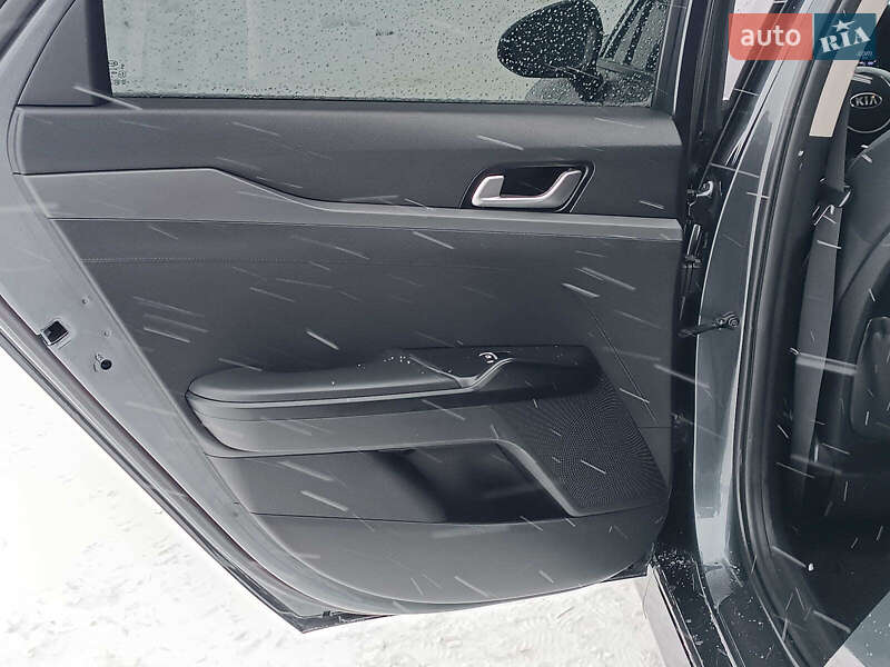 Седан Kia K5 2020 в Львове