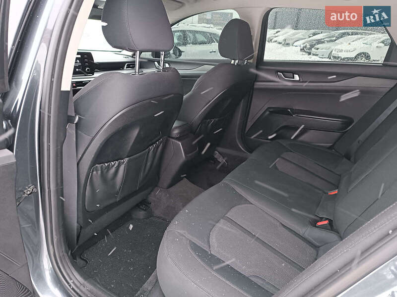 Седан Kia K5 2020 в Львове
