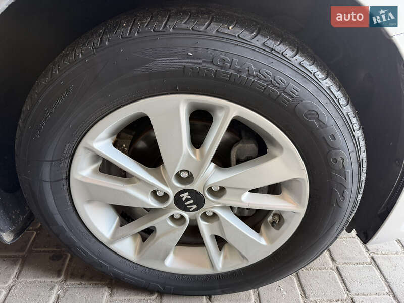 Седан Kia K5 2016 в Одессе