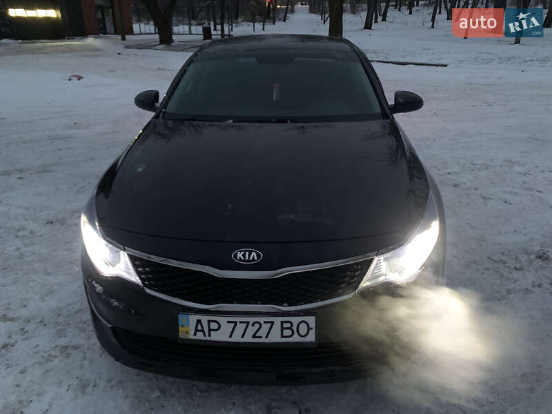 Седан Kia K5 2015 в Запоріжжі