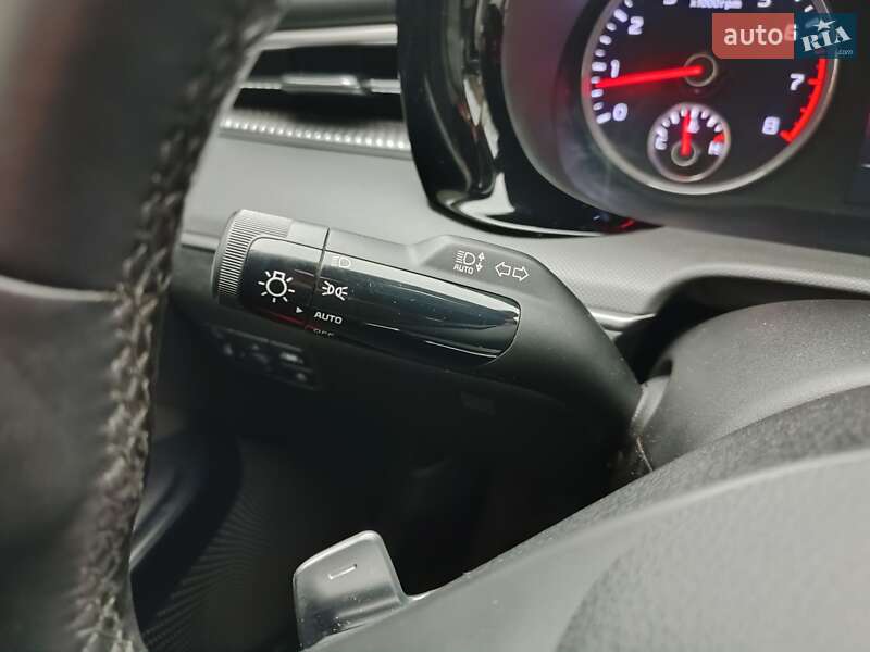 Седан Kia K5 2020 в Запорожье