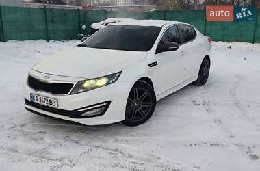 Седан Kia K5 2010 в Киеве