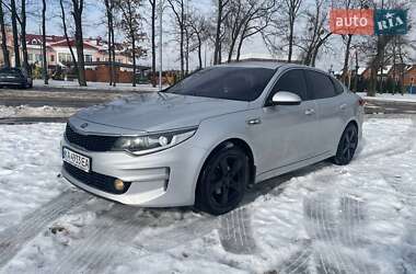 Седан Kia K5 2016 в Києві
