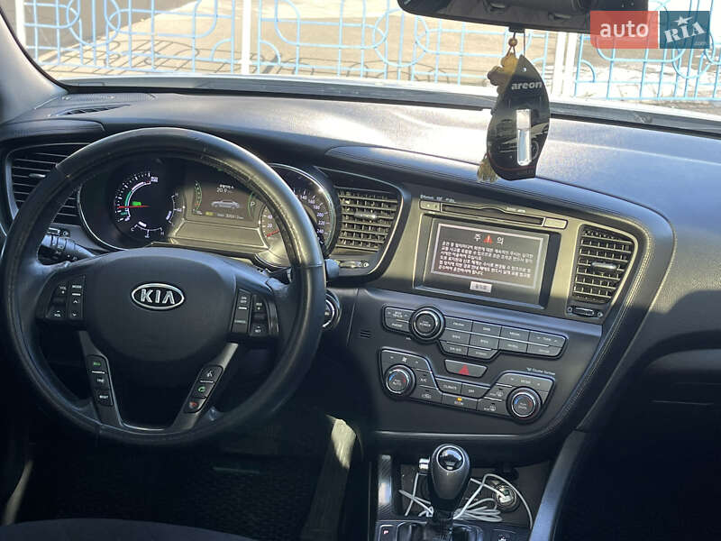 Седан Kia K5 2011 в Киеве