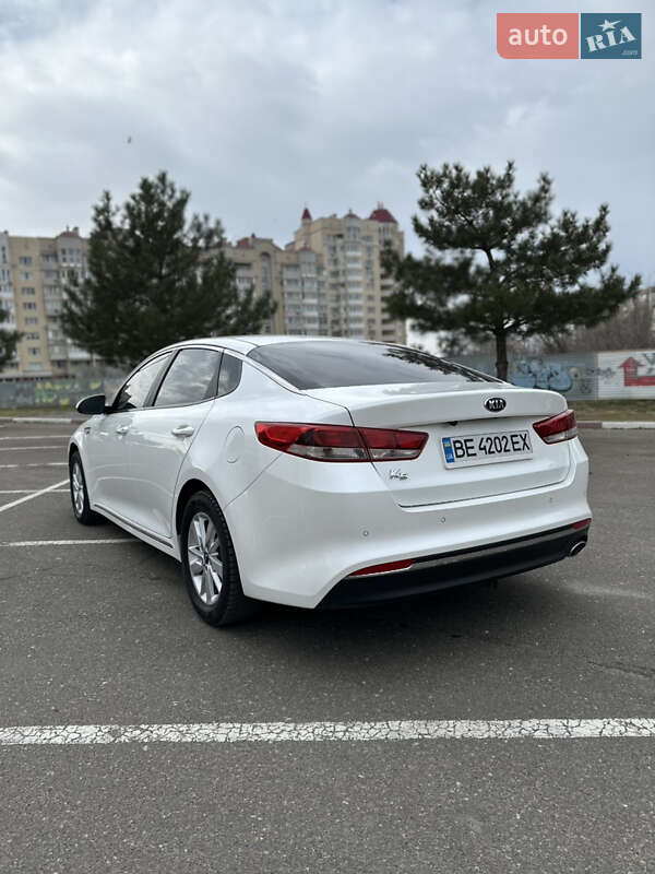 Седан Kia K5 2015 в Миколаєві