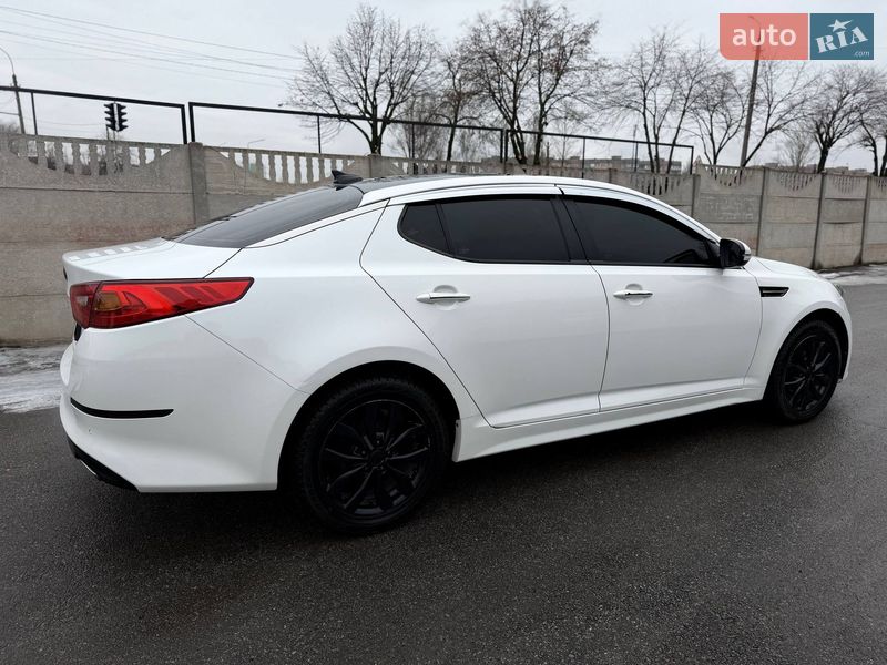 Седан Kia K5 2013 в Кривом Роге