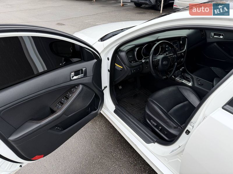 Седан Kia K5 2013 в Кривом Роге