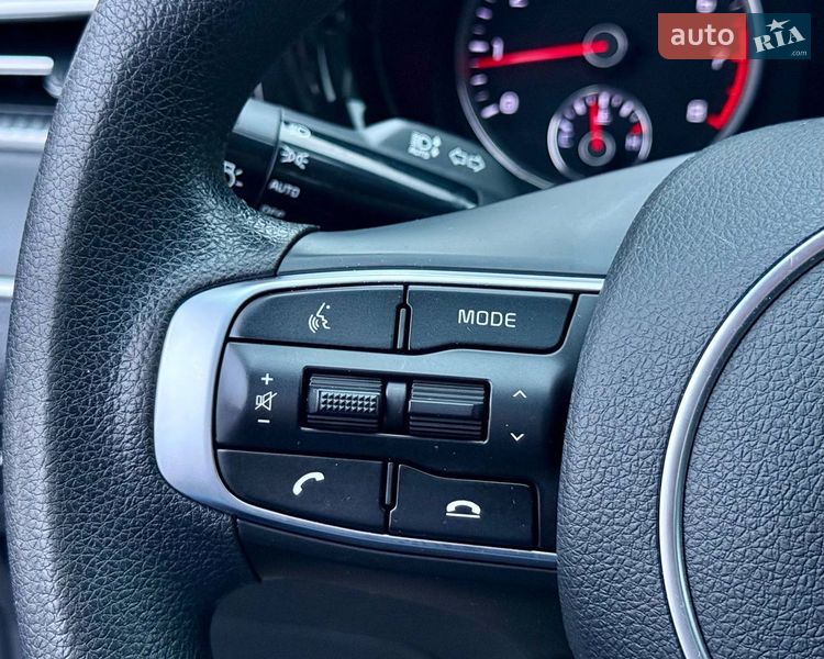 Седан Kia K5 2021 в Киеве