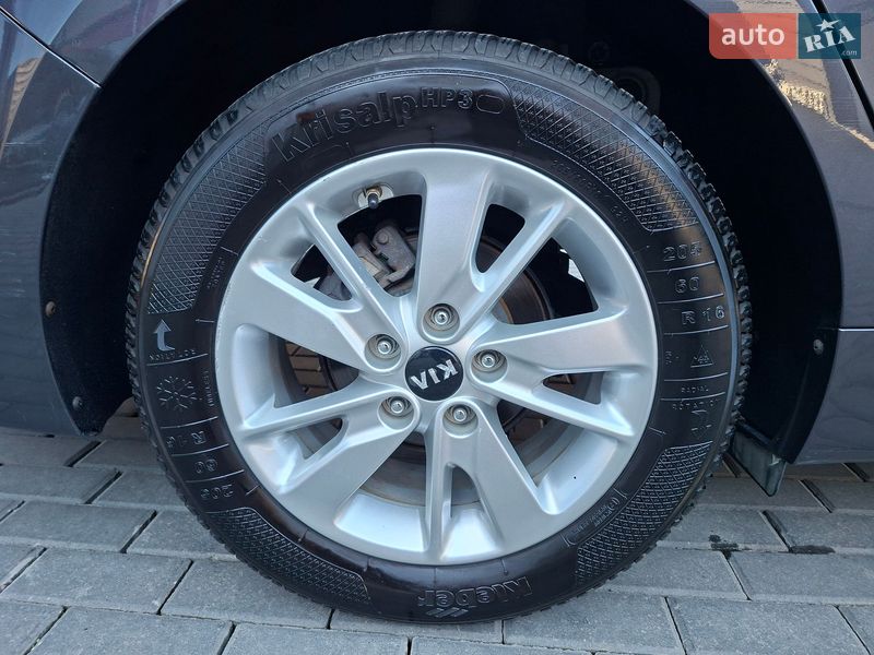 Седан Kia K5 2016 в Одессе