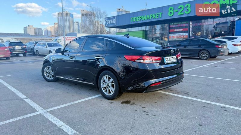 Седан Kia K5 2016 в Киеве