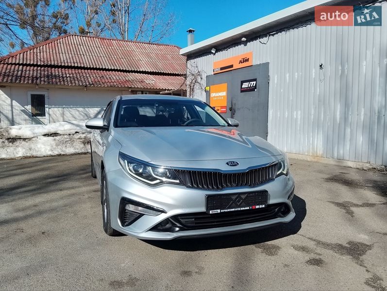 Седан Kia K5 2018 в Киеве