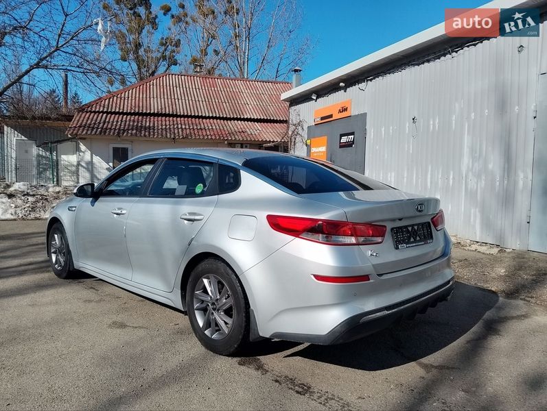 Седан Kia K5 2018 в Киеве