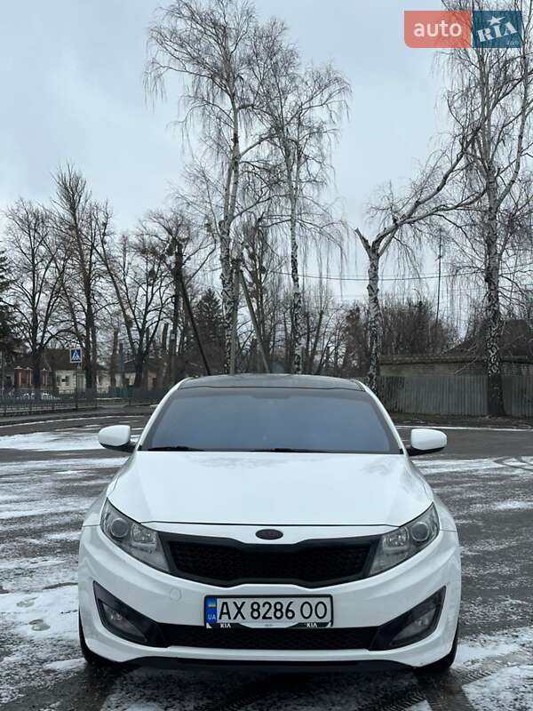 Седан Kia K5 2011 в Первомайске