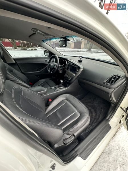 Седан Kia K5 2011 в Первомайске