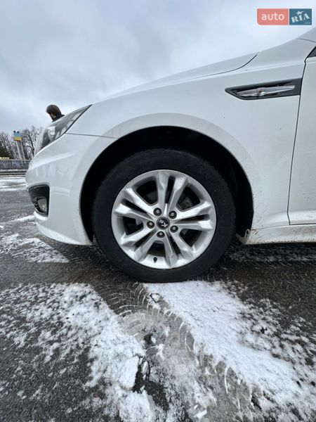 Седан Kia K5 2011 в Первомайске