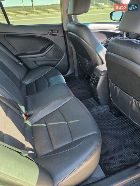 Седан Kia K5 2014 в Ірпені