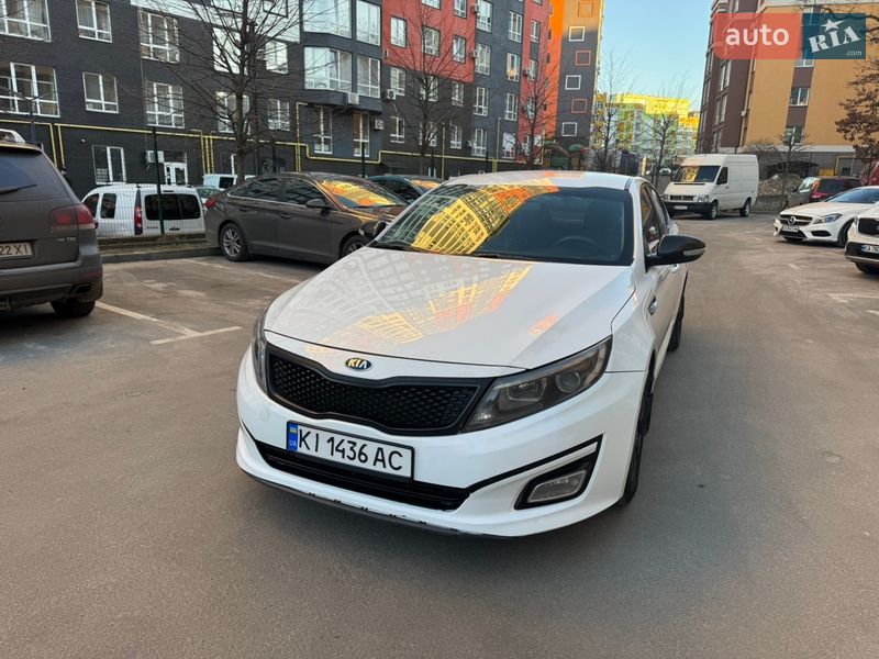 Седан Kia K5 2015 в Киеве