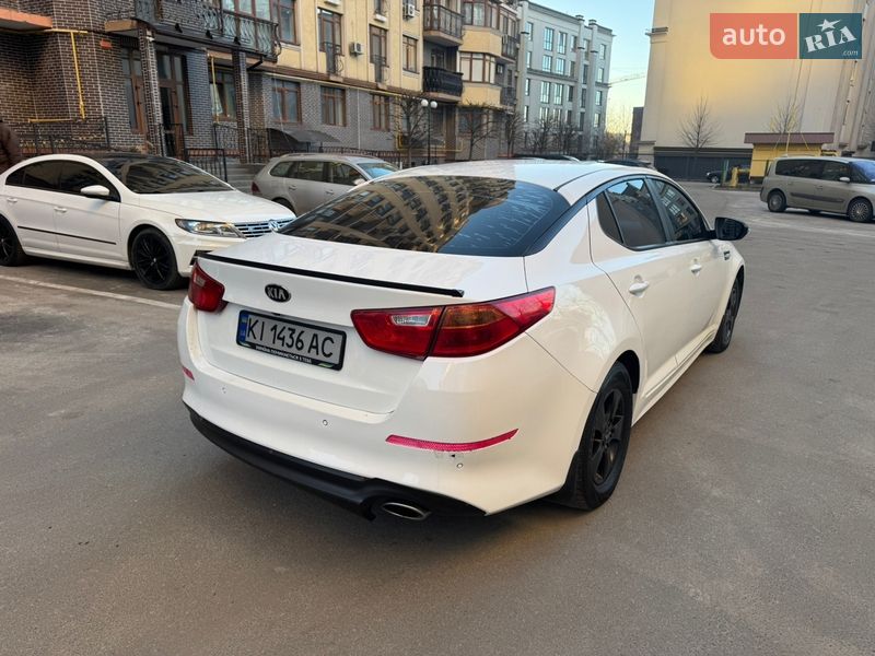 Седан Kia K5 2015 в Киеве