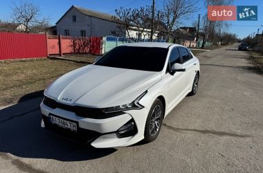 Седан Kia K5 2022 в Василькові