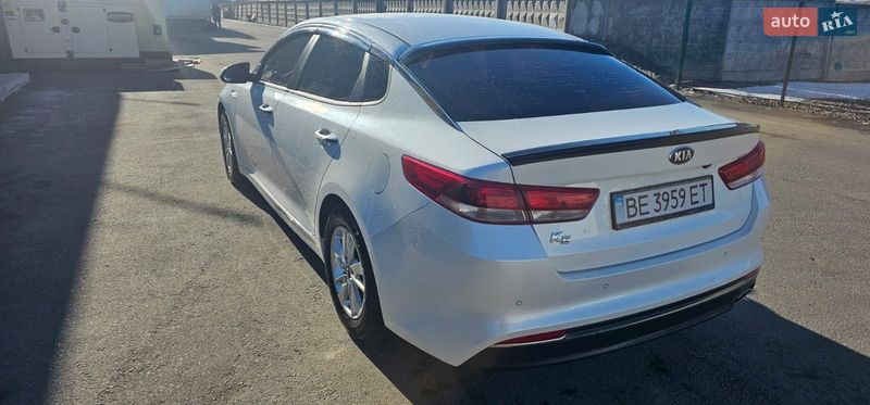 Седан Kia K5 2017 в Киеве