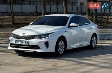 Седан Kia K5 2016 в Дніпрі