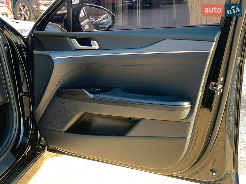 Седан Kia K5 2020 в Виннице