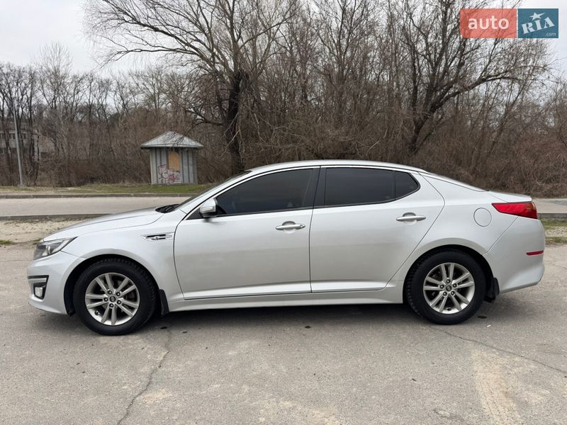 Седан Kia K5 2015 в Днепре