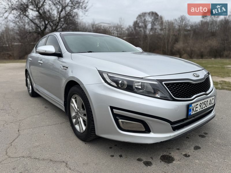 Седан Kia K5 2015 в Днепре