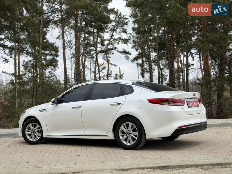 Седан Kia K5 2017 в Киеве