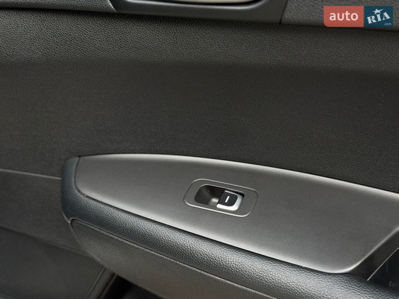 Седан Kia K5 2017 в Киеве