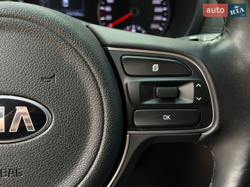 Седан Kia K5 2017 в Киеве