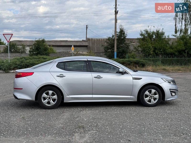 Седан Kia K5 2014 в Киеве