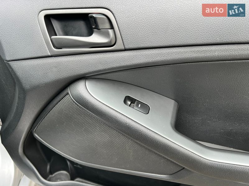 Седан Kia K5 2014 в Киеве