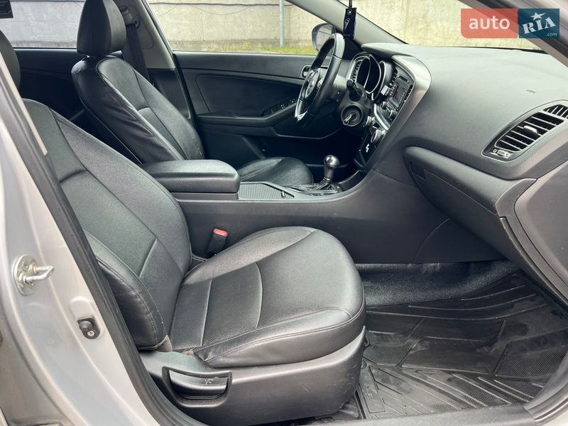 Седан Kia K5 2014 в Киеве