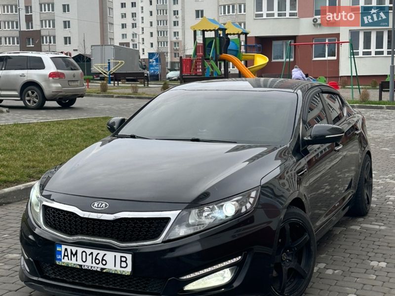 Седан Kia K5 2010 в Виннице