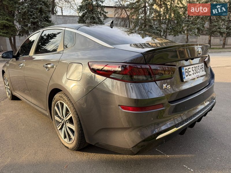 Седан Kia K5 2019 в Миколаєві
