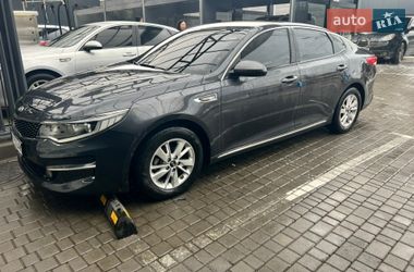Седан Kia K5 2016 в Киеве