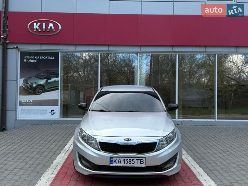 Седан Kia K5 2011 в Запоріжжі